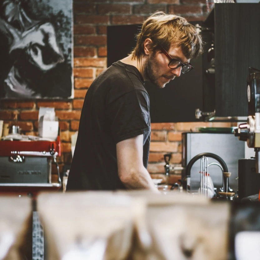 Kawa specialty dla kawiarni i restauracji — espresso na kolbie